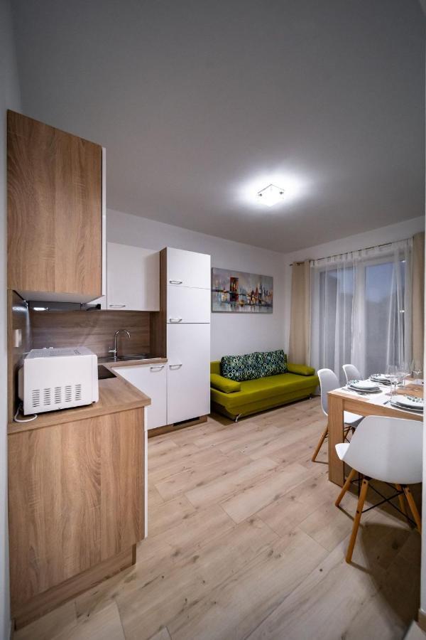 Apartments Arbis โลปาร์ ภายนอก รูปภาพ