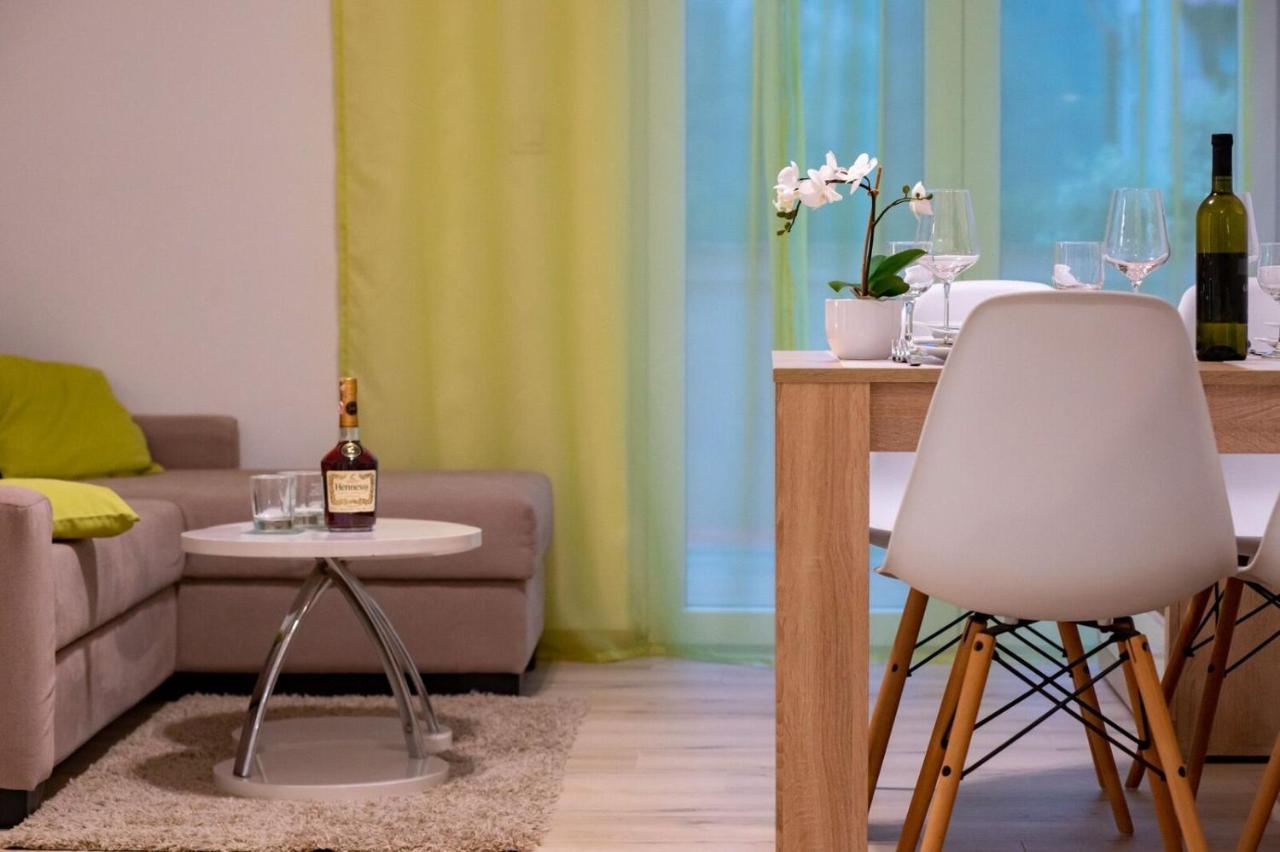 Apartments Arbis โลปาร์ ภายนอก รูปภาพ