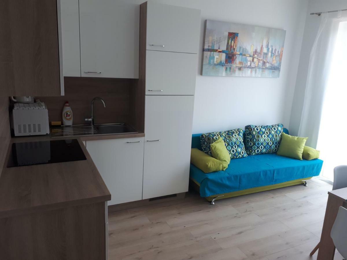 Apartments Arbis โลปาร์ ภายนอก รูปภาพ