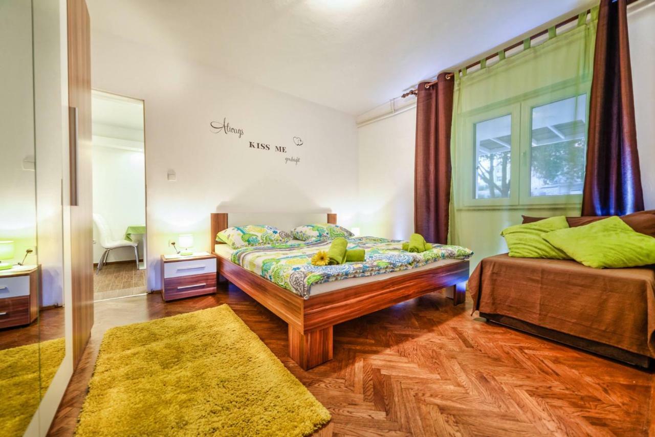 Apartments Arbis โลปาร์ ภายนอก รูปภาพ